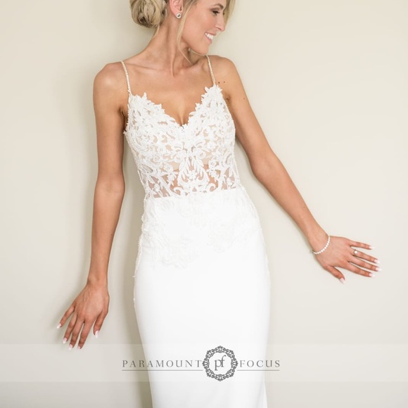 WEDDING DRESS - Picture 3 of 15